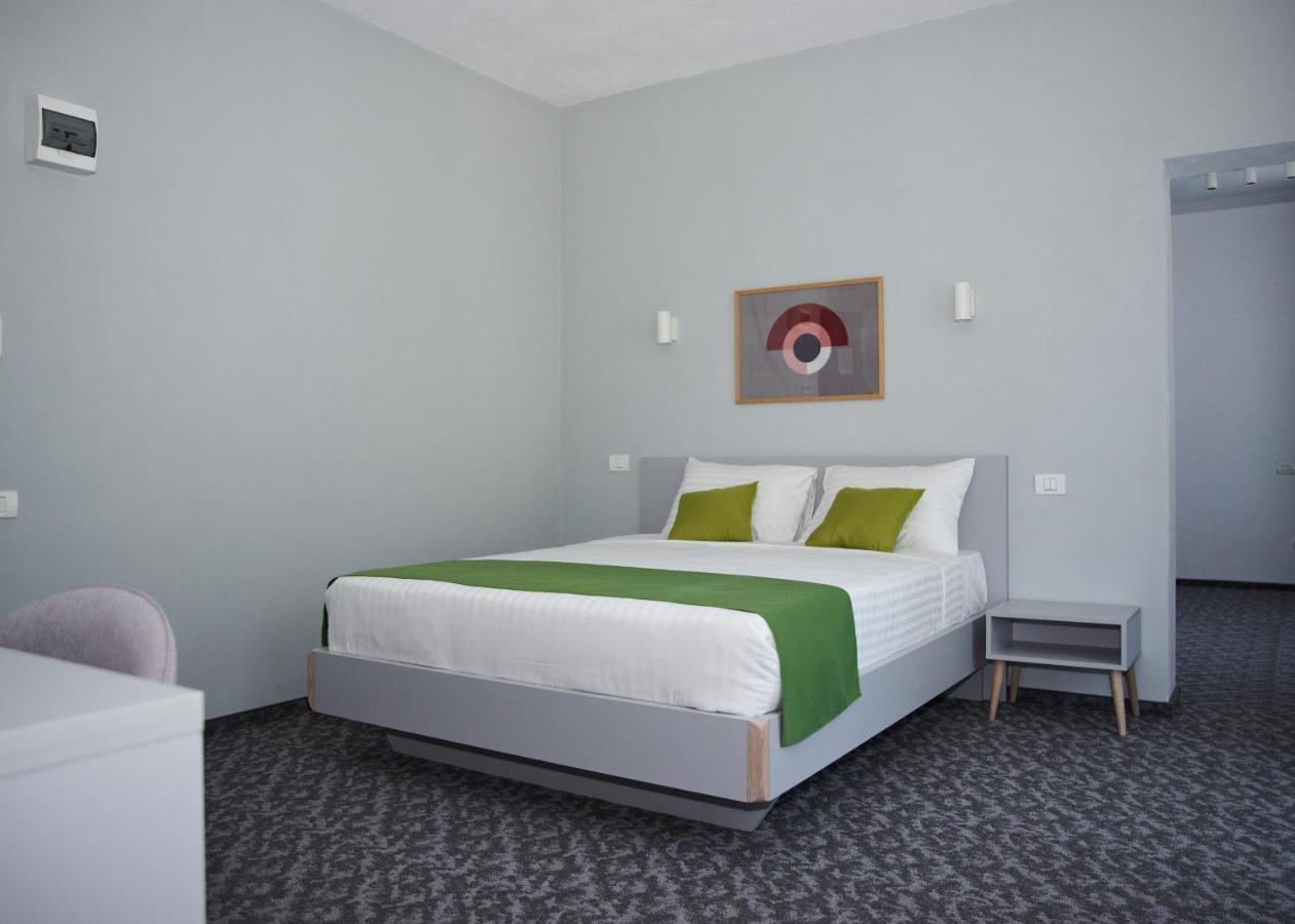 Astra Hotel Călimăneşti Εξωτερικό φωτογραφία